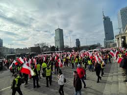 Warszawa sparaliżowana . Protesty rolników w stolicy .