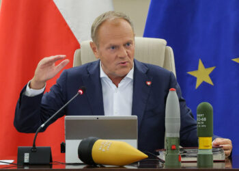 Tusk ogłasza najwyższy stopień gotowości służb.