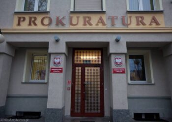 Prokuratura podejmuje nowe działania w śledztwie ws. afery wizowej.
