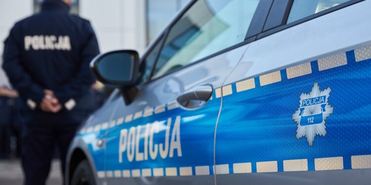 Awanturujący się 71-latek zasłabł podczas interwencji policji i zmarł w szpitalu.